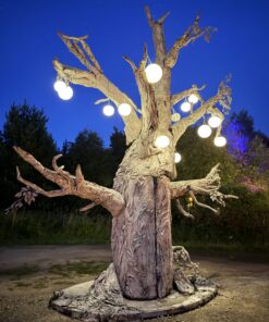 ehitud puu skulptuur