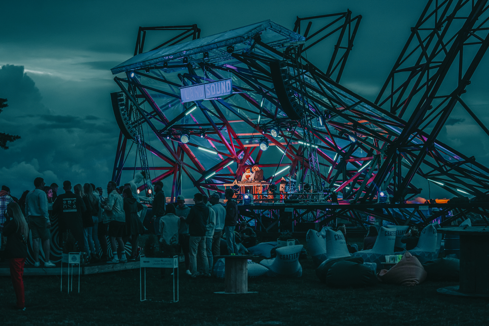 I Land sound lava õhtukumas